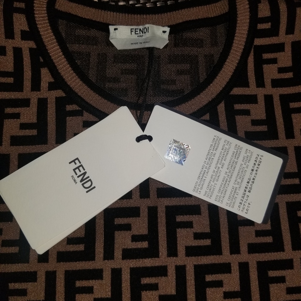 Ladied Fendi Sweater - Picture 3 of 3